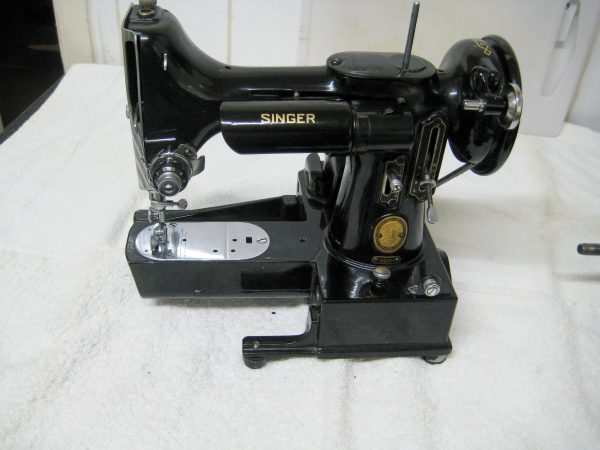 SINGER 222K FEATHERWEIGHT 1956 - Image 4